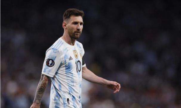 突发！俄军对乌克兰首都发动大规模袭击，基辅传出密集爆炸声！泽连斯基现身前线！乌克兰暂停和谈？克宫回应......